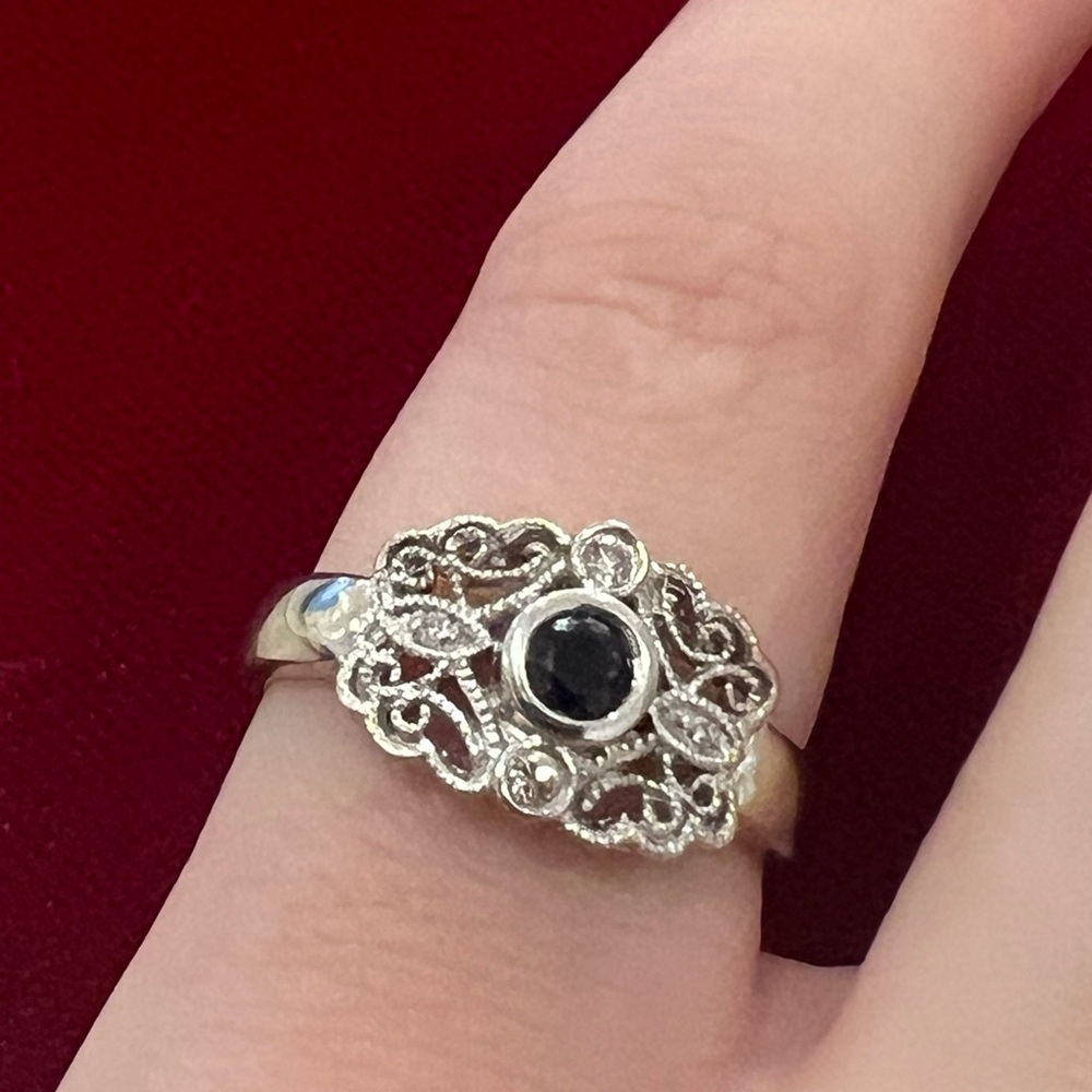 Vintage emerald sterling silver ring